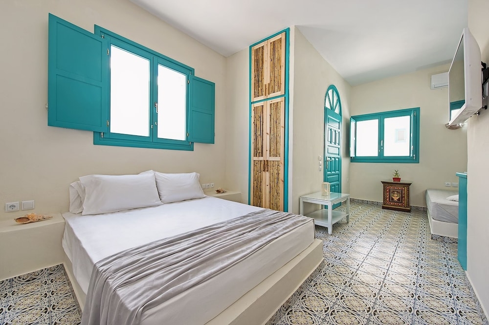 Foto de Nissia Beach Apartments and Suites