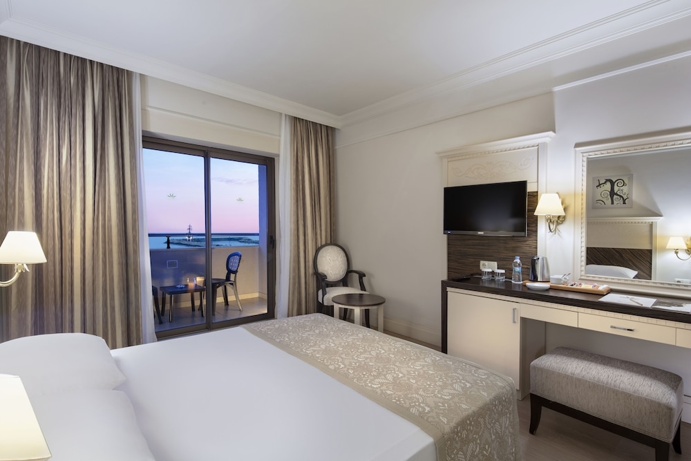 Foto de Aydinbey King's Palace & Spa -Ultra All Inclusive