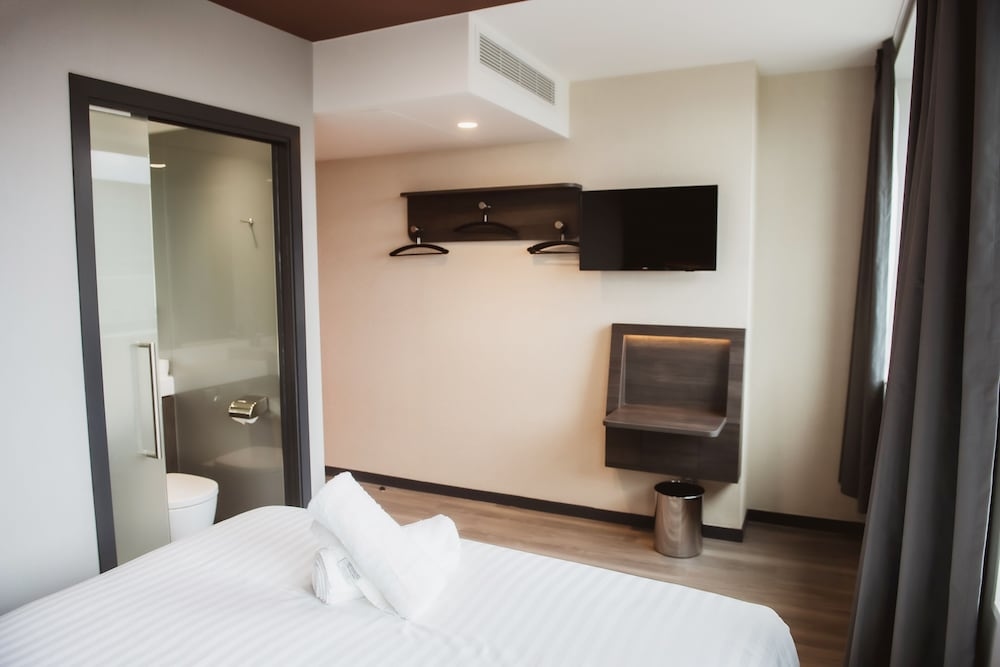Foto de easyHotel Paris Nord Aubervilliers