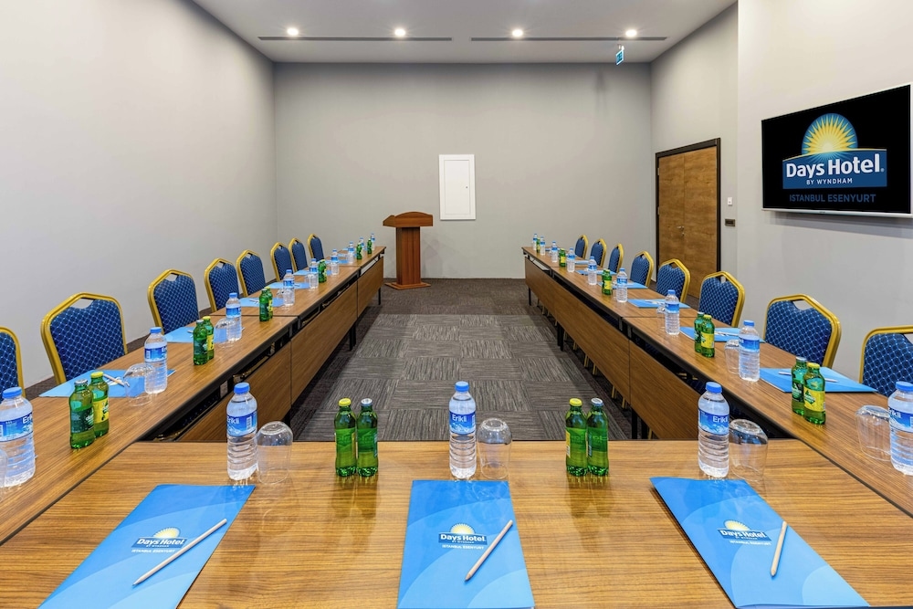Foto de Days Inn & Suites by Wyndham Istanbul Esenyurt