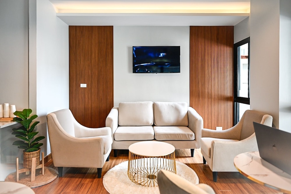 You Hotel