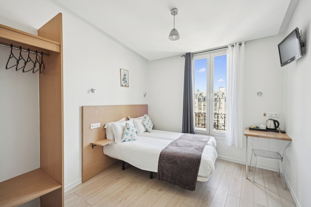 Foto de Hotel Le National Clichy Paris