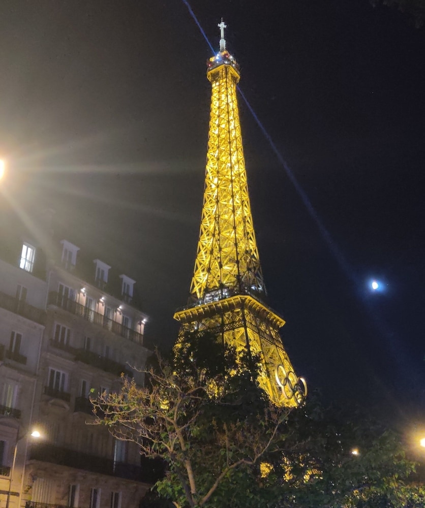 Foto de Eiffel Edge Escape (30 mètres de la Tour Eiffel)