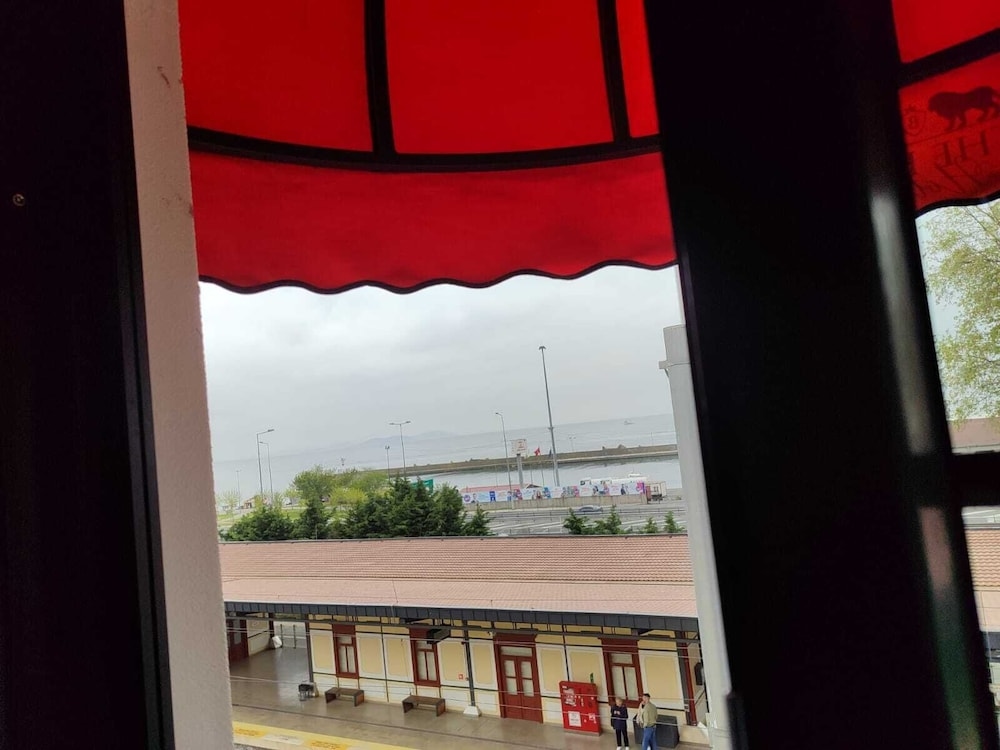 The Bail Hotel, Estambul