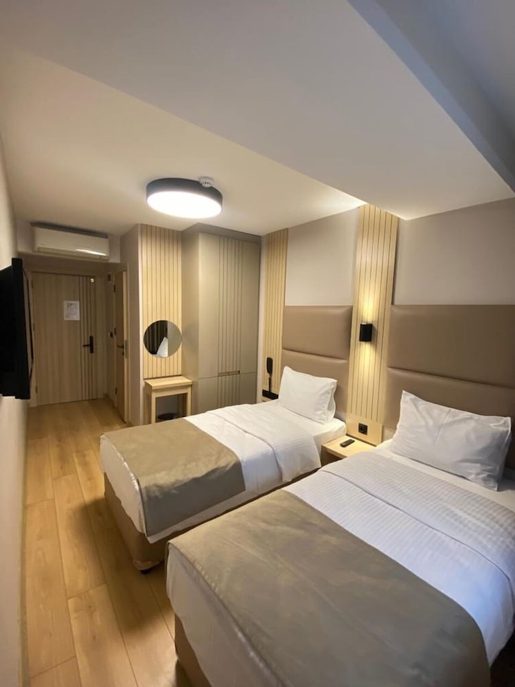 OTEL YENİ KAPI, Estambul