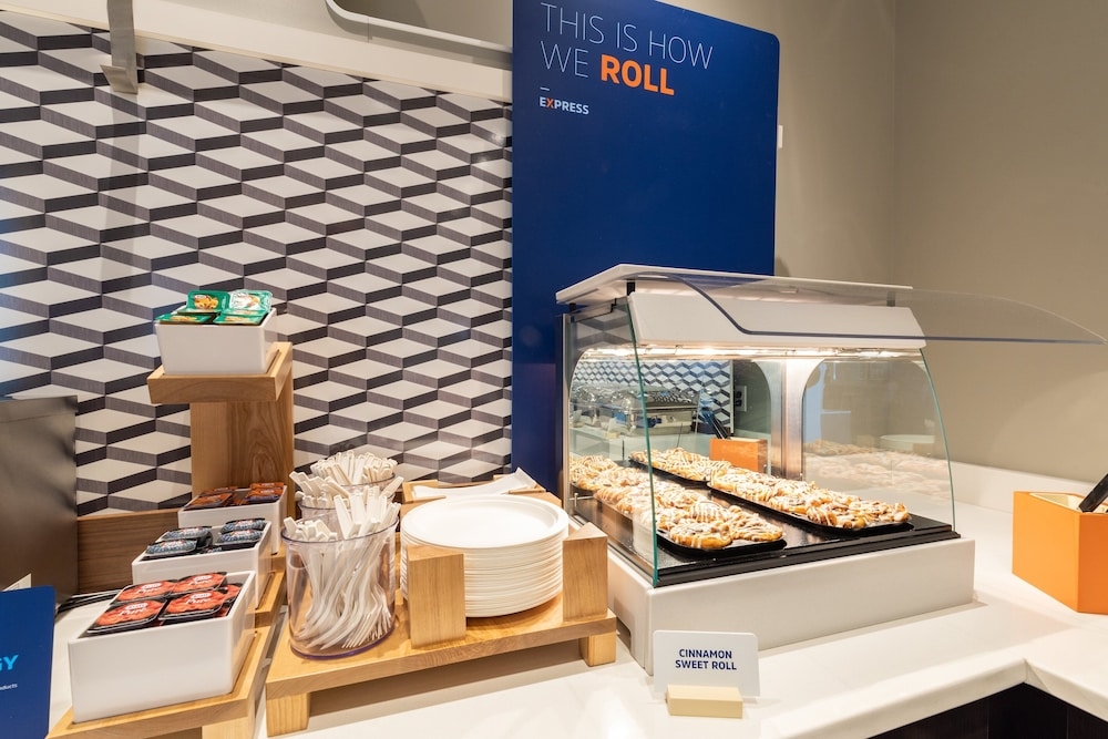 Foto de Holiday Inn Express & Suites Bronx - Zoo Area by IHG
