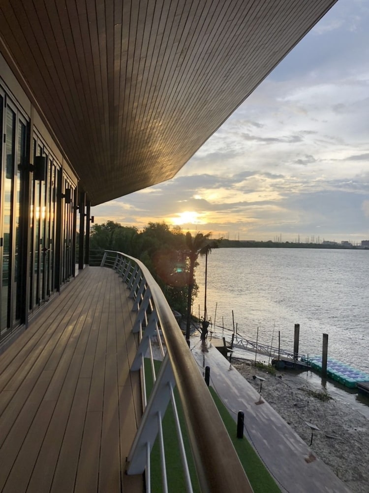 Bangpakong Boat Club, Bangkok