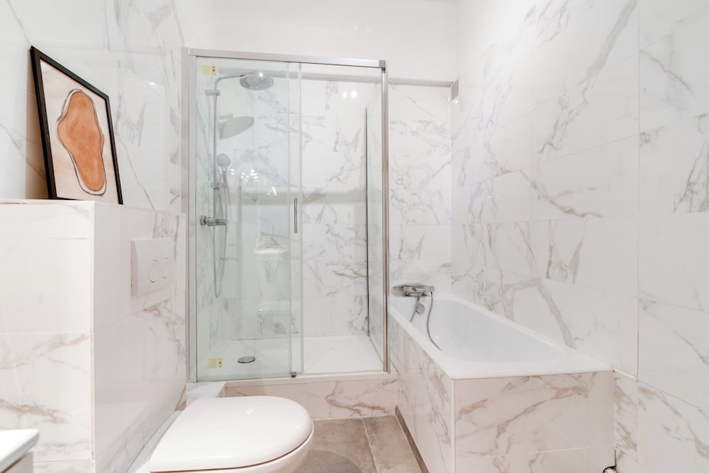 Foto de Chic Apartment - 2br/5p - Boulevard Saint-germain