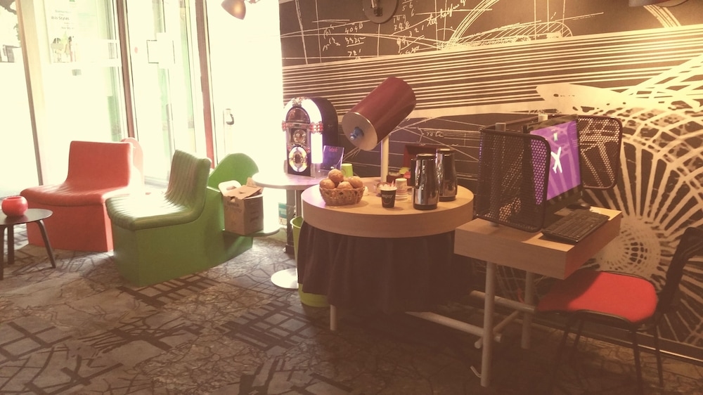 Foto de ibis Styles Paris Velizy