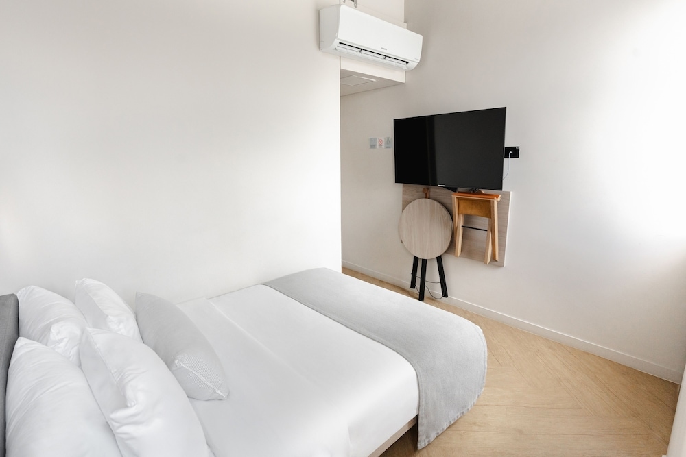 Nakúa Stay + Work, Poblado
