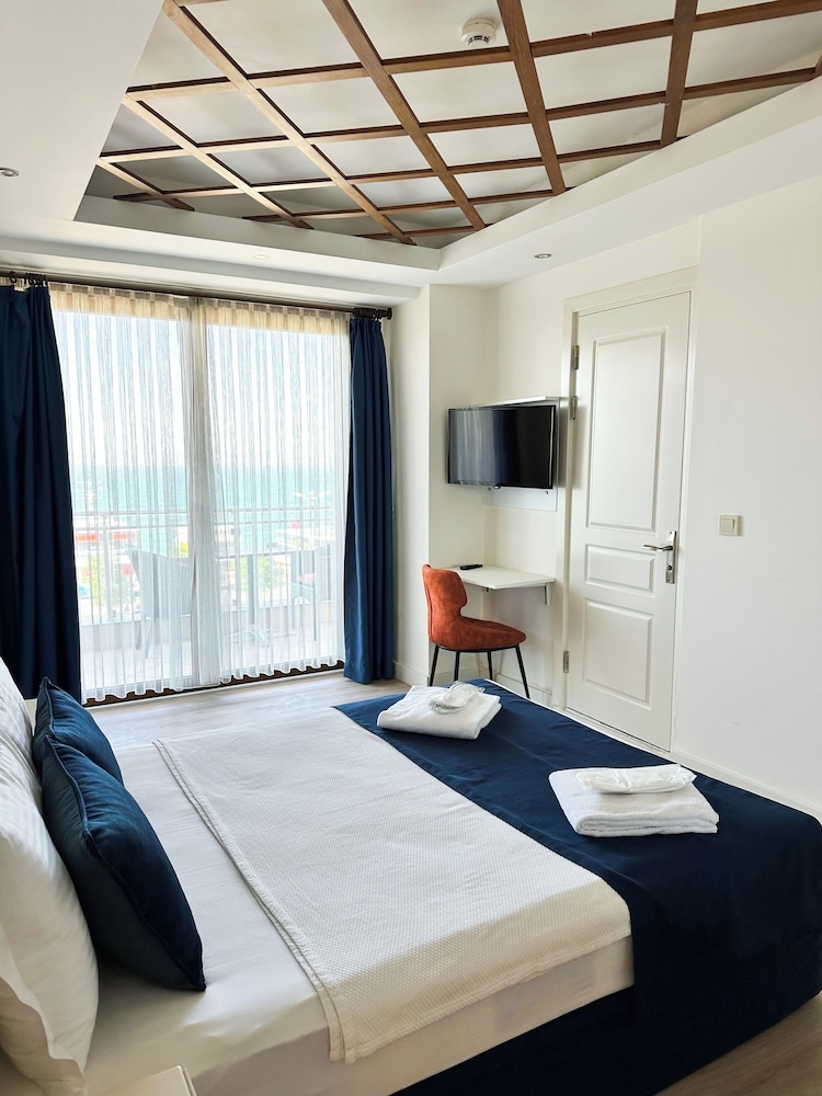 Foto de Büyükada Comfort Hotel