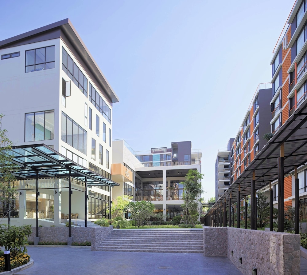 Balcony Courtyard Sriracha Hotel Serviced Apartmen