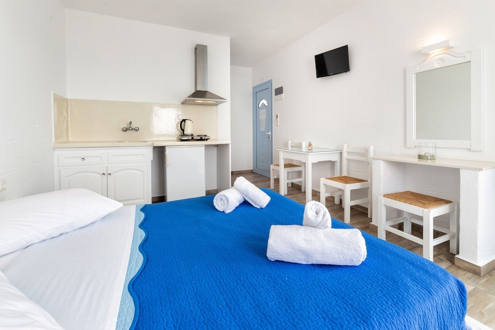 Foto de Stratos Studios & Apartments
