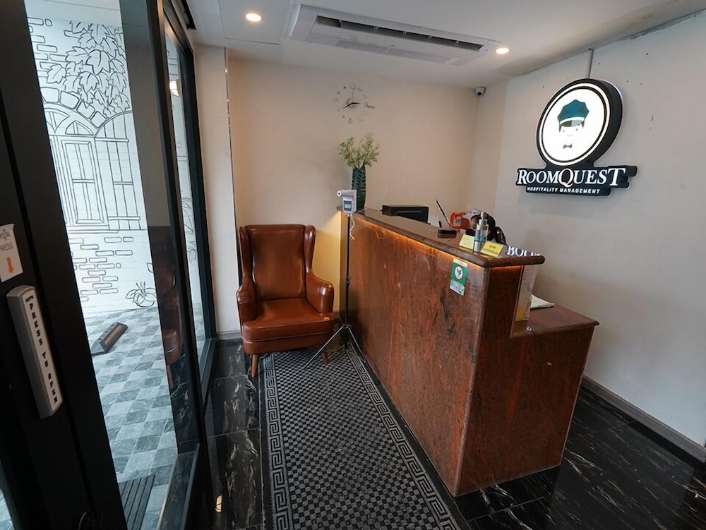 Foto de RoomQuest Sukhumvit 36 BTS Thonglor