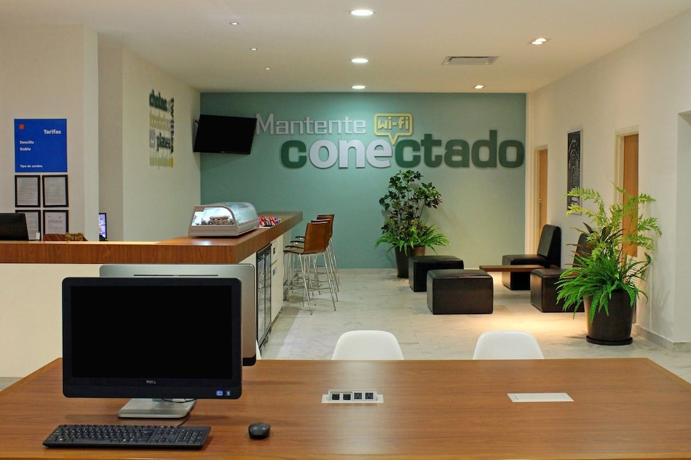 Foto de One Ciudad de Mexico La Raza