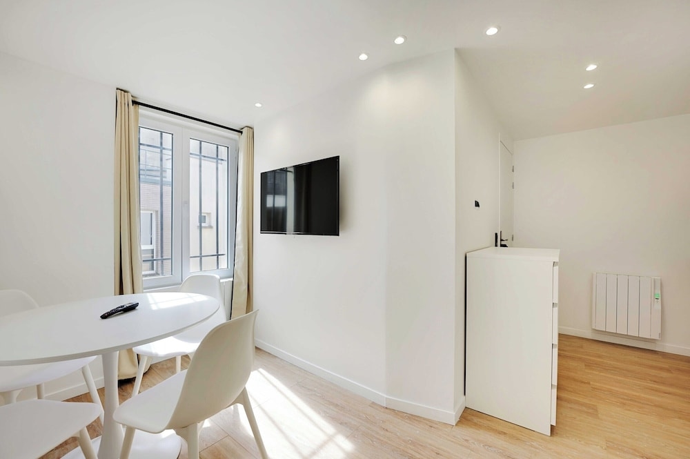 Foto de Cosy, Fully-equipped apt - 1bd/2p - Near Paris