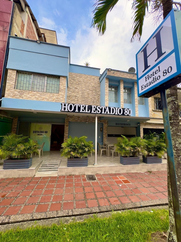 Hotel Estadio 80 · 3n · Desayuno incluido · Laureles