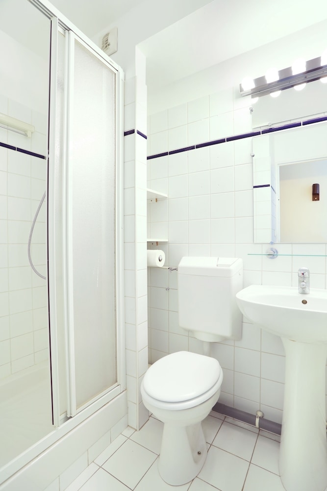 Foto de Short Stay Group Residence Les Lilas Serviced Apartments