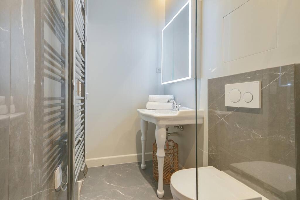 Foto de Lovely flat in Central Paris near Notre-Dame