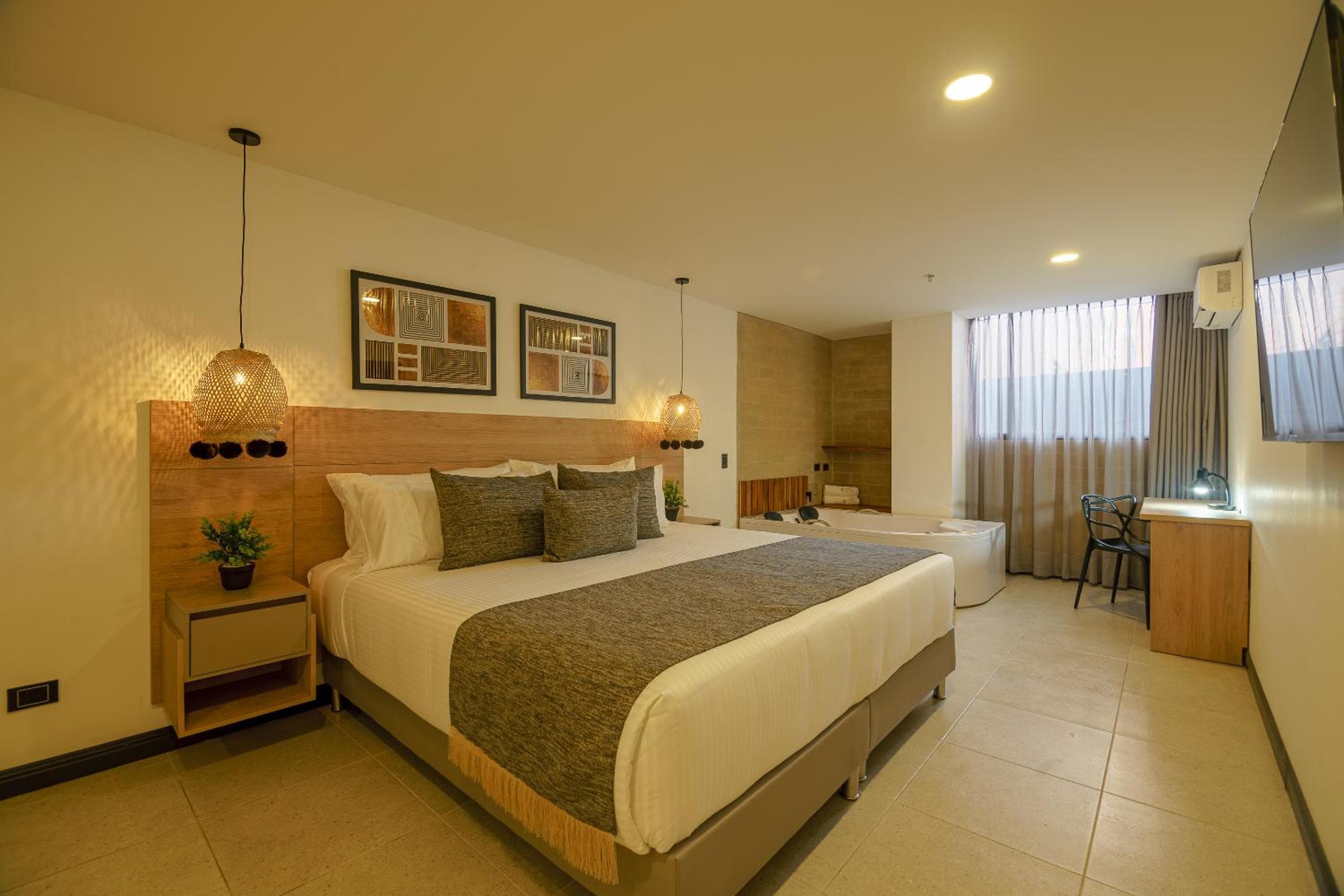 First Class Hotel, Medellín