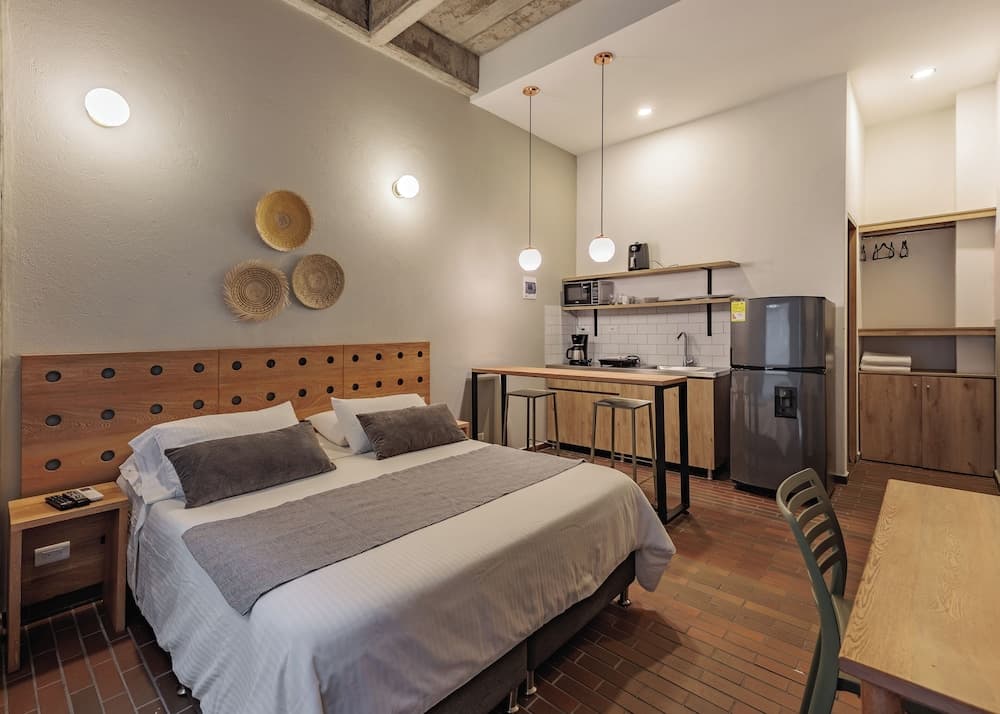 The Somos Flats Laureles
