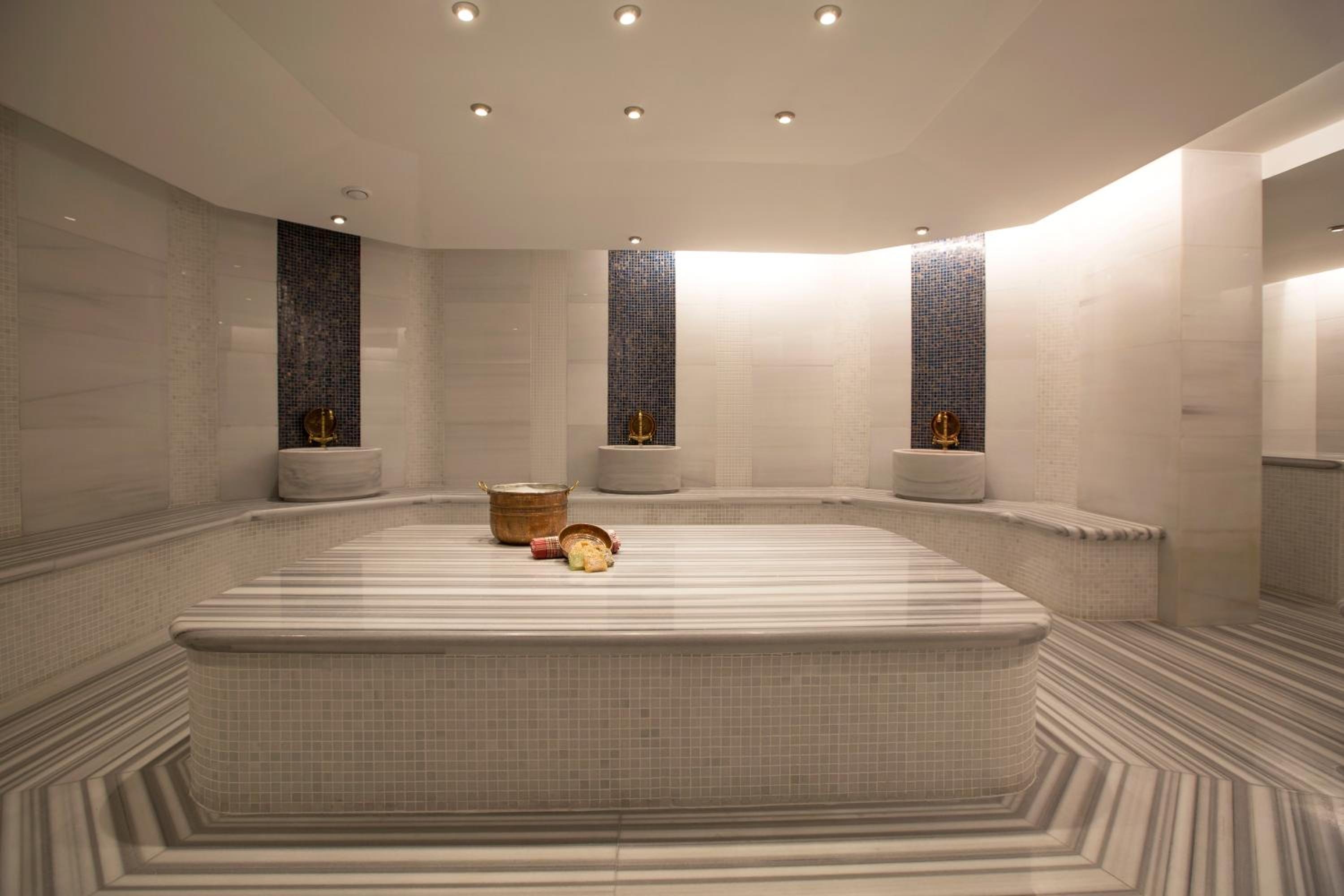 Foto de Golden Tulip Istanbul Bayrampasa