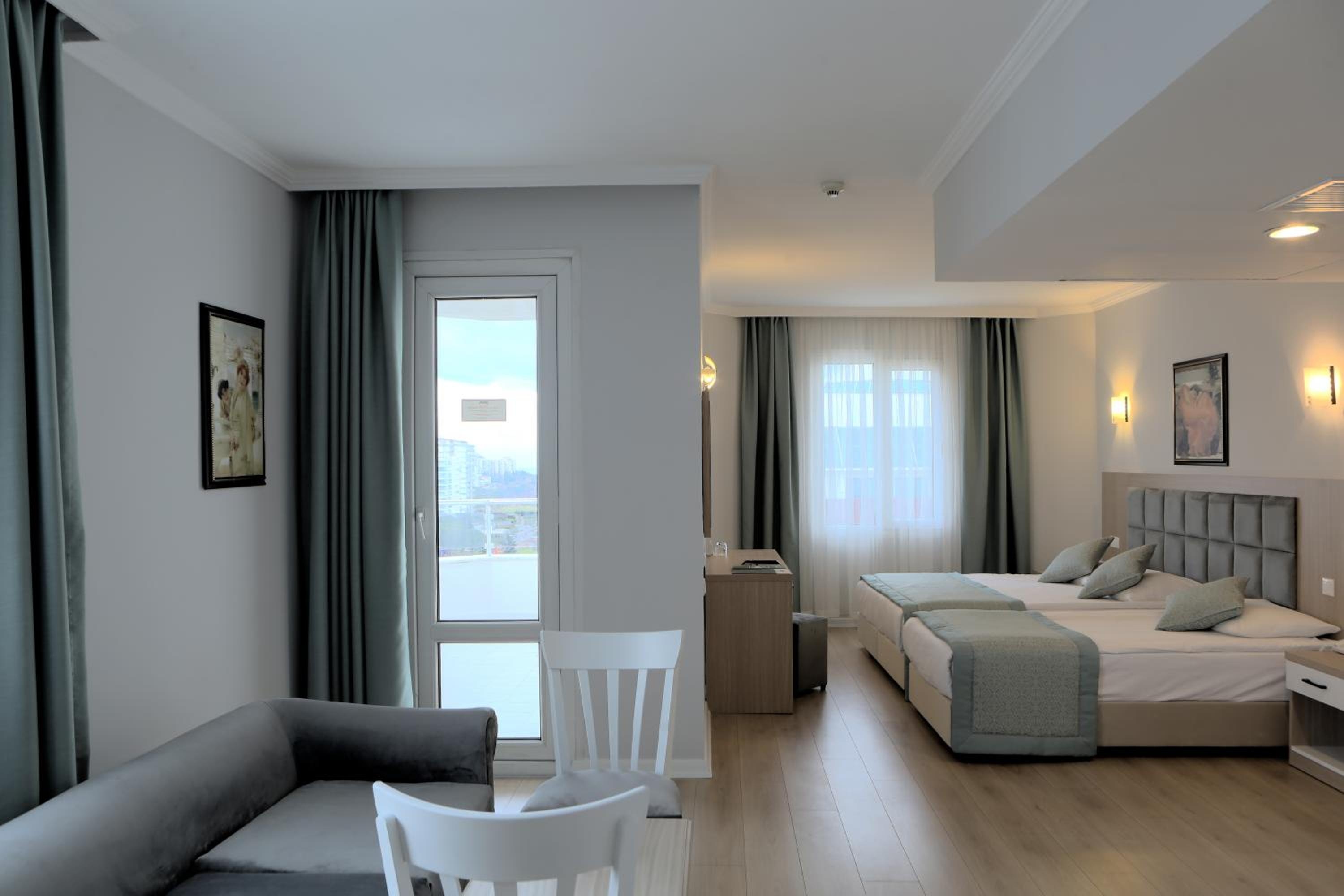 Foto de Adonis Hotel