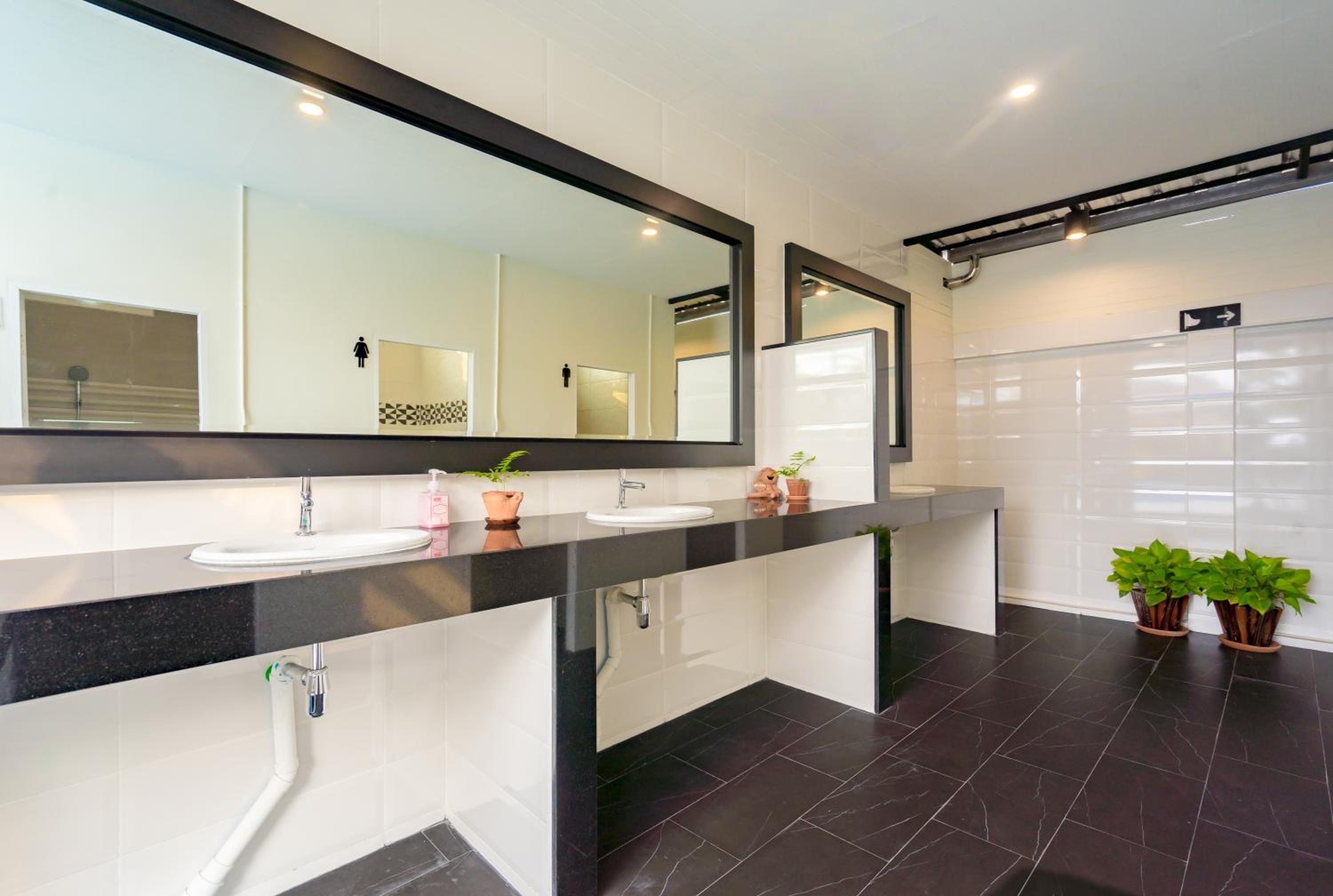 Foto de Suphan Lake Hometel