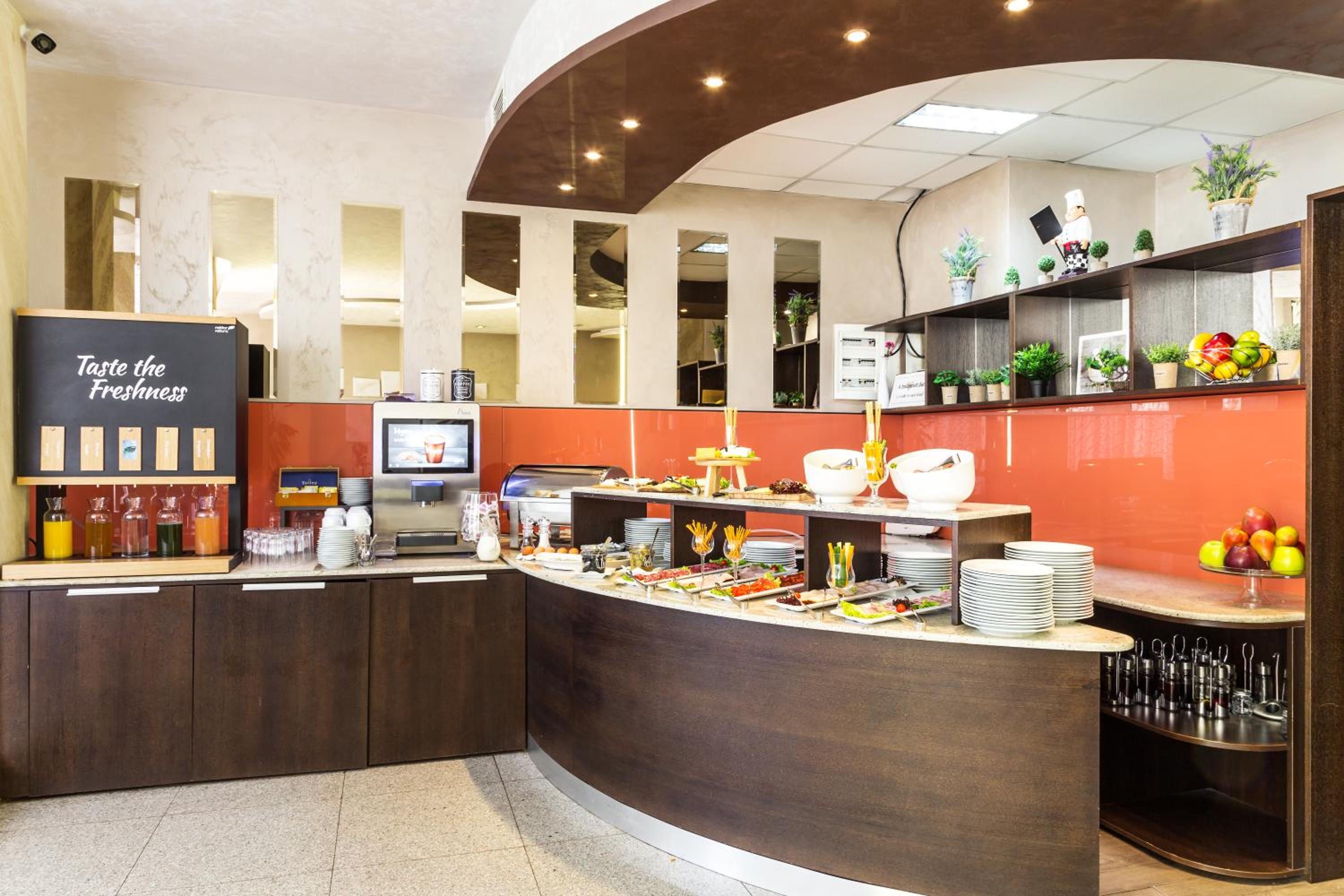 Foto de City Avenue Hotel