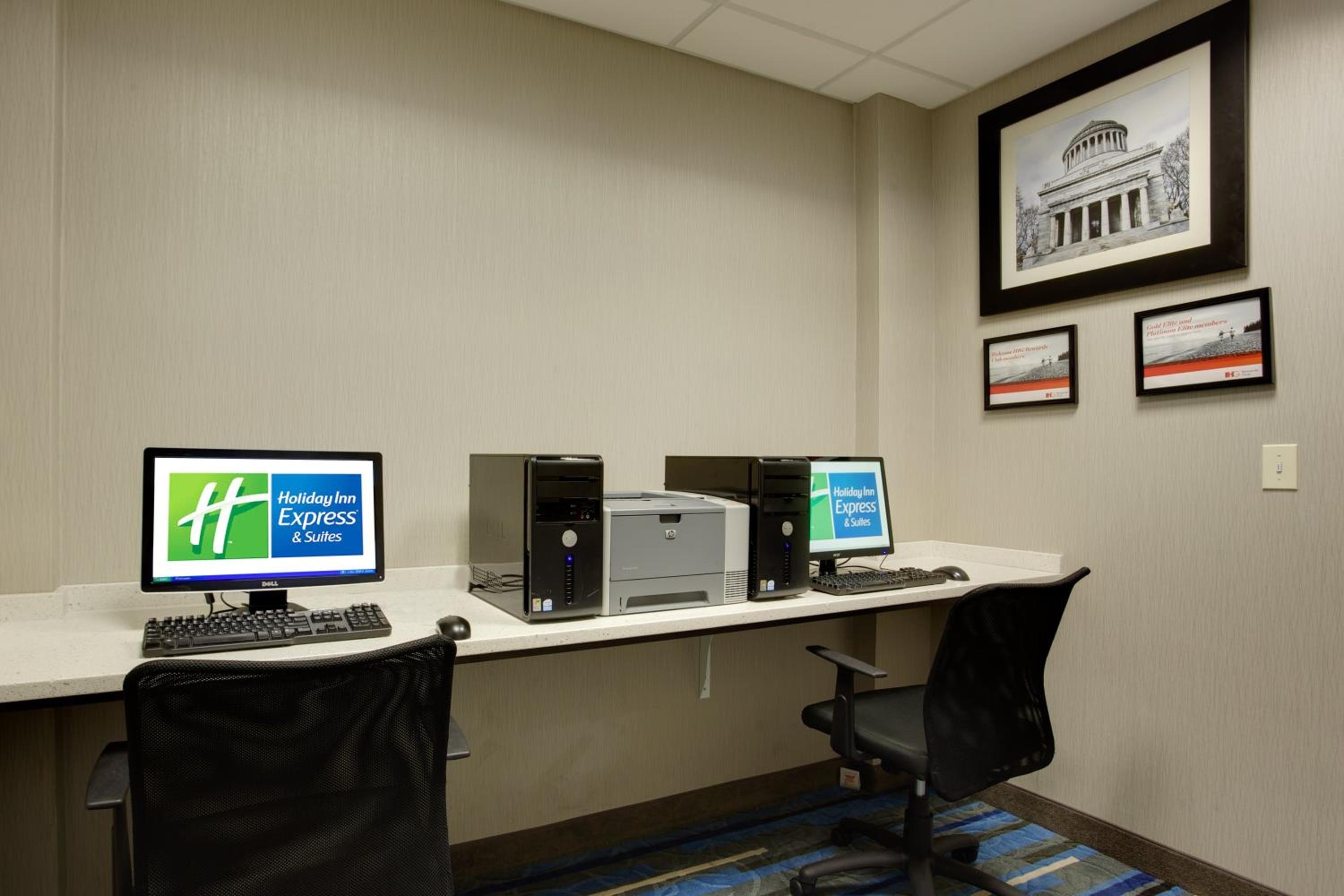Foto de Holiday Inn Express Hotel & Suites Meadowlands Area by IHG