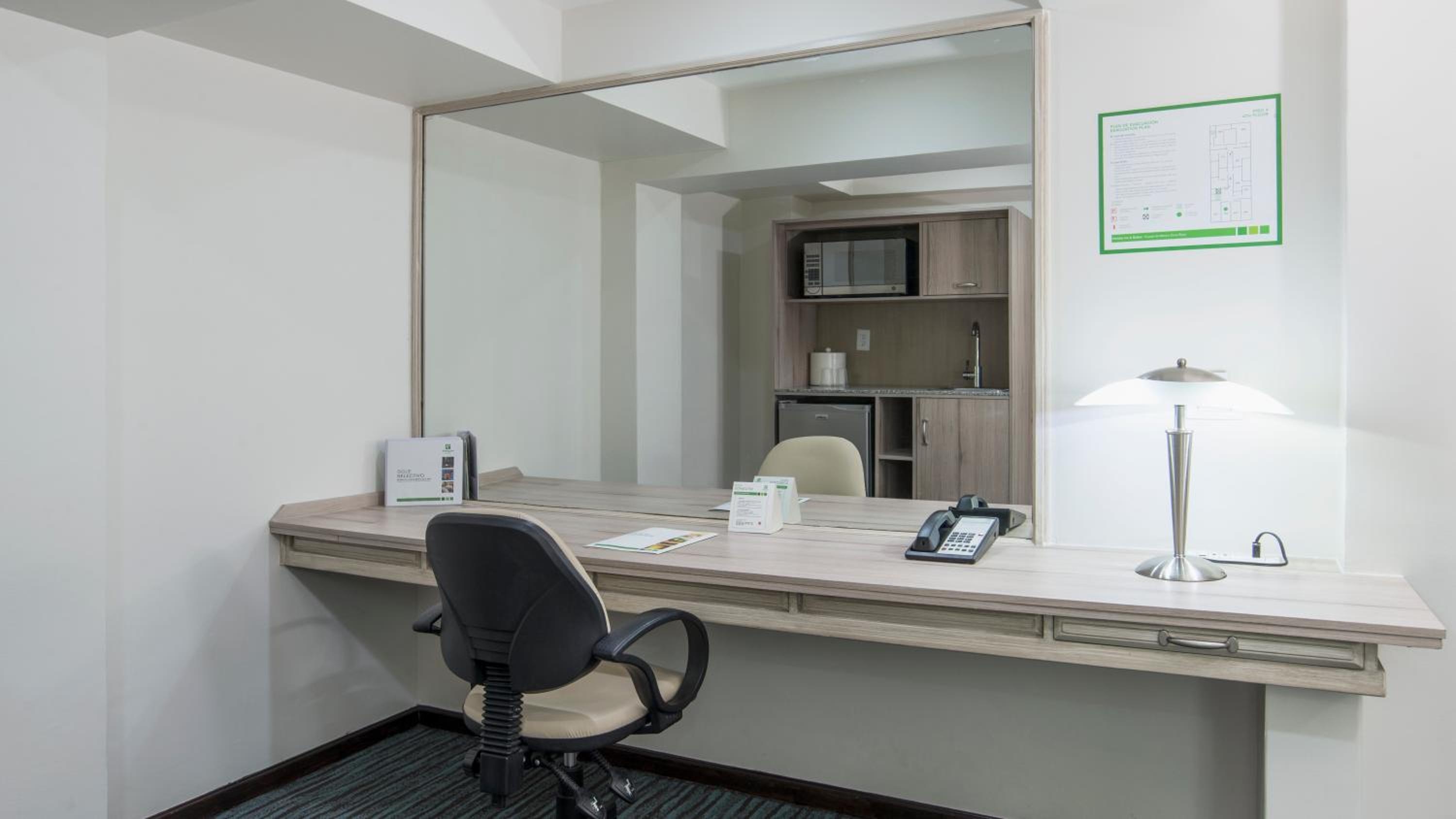 Foto de Holiday Inn & Suites Mexico Zona Reforma by IHG