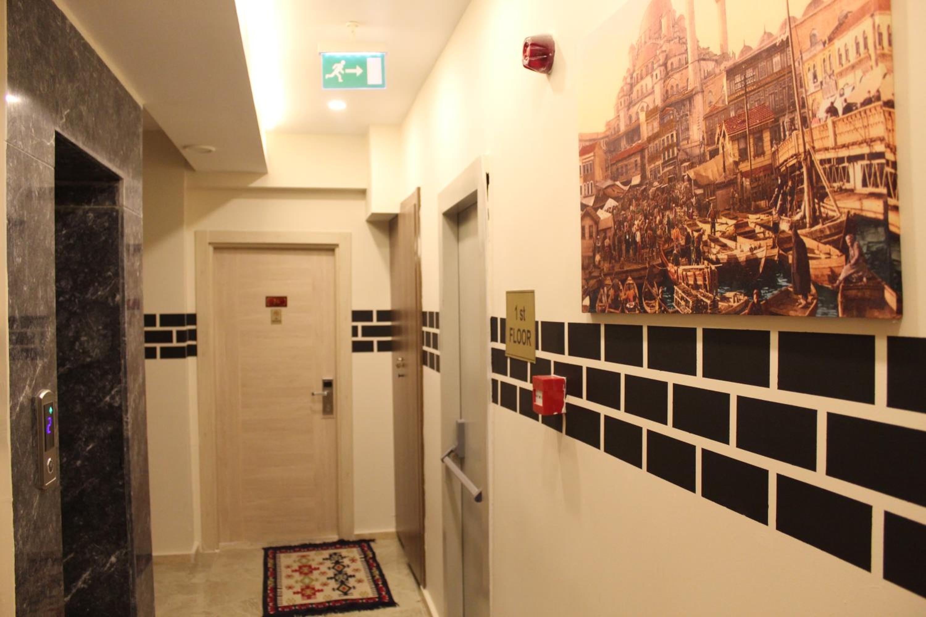 Foto de The Reina Hotel