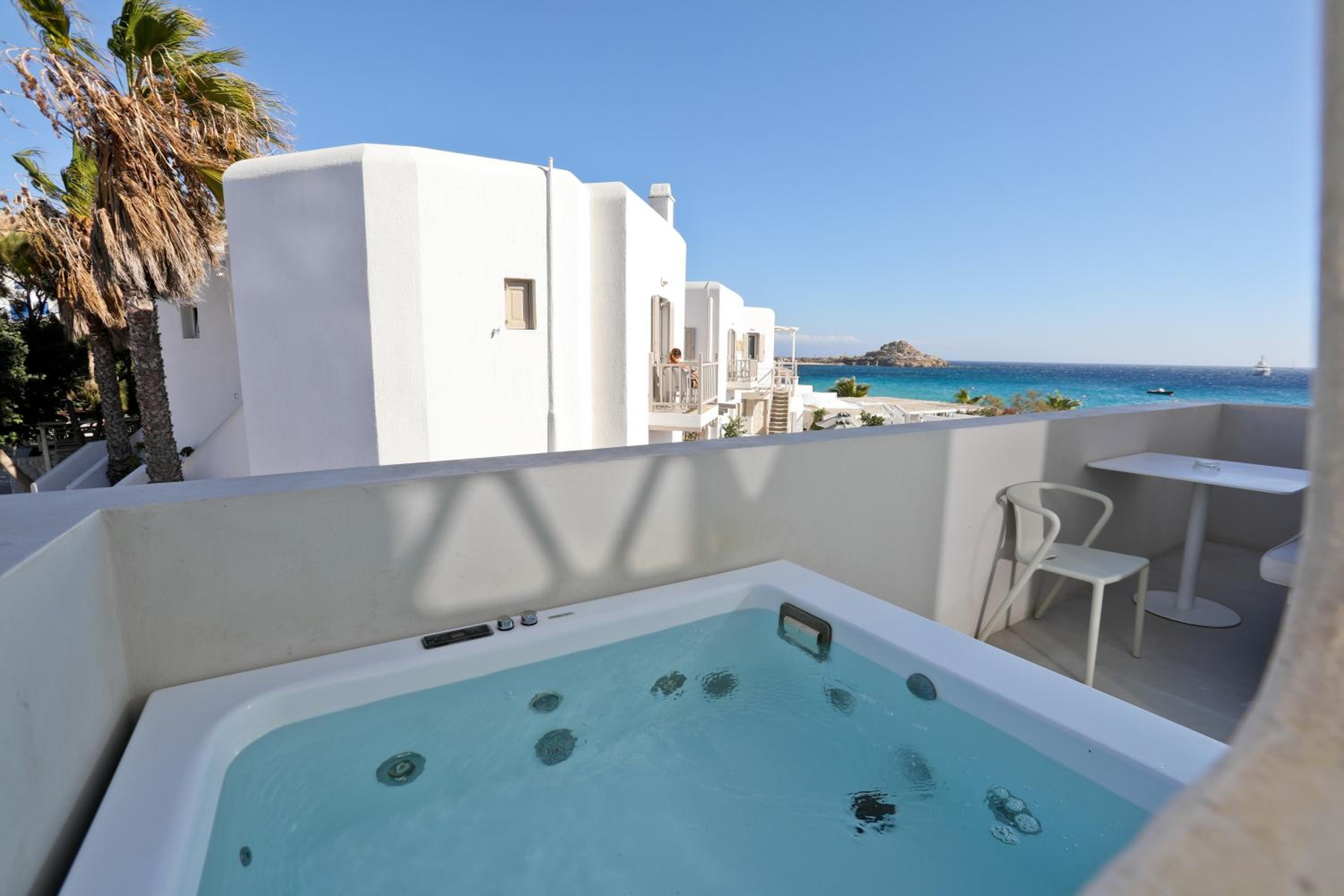 Foto de Mykonos Dove Beachfront Hotel