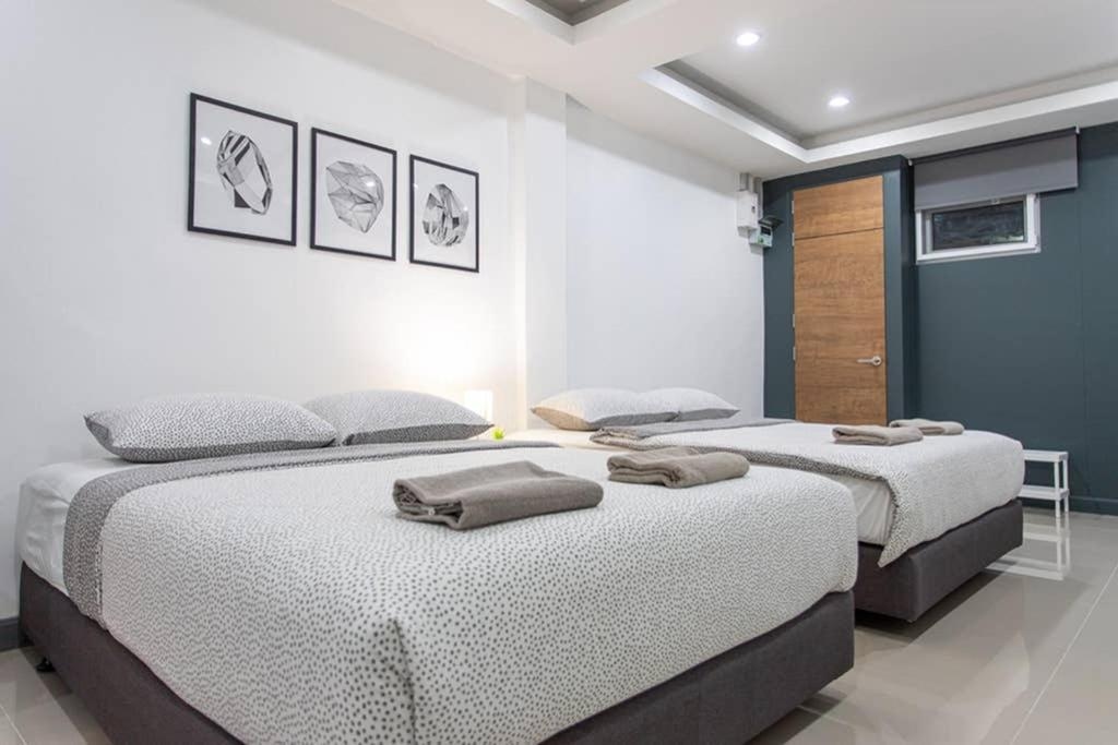 Foto de P1 Silom Pan large room full kitchen WIFI 4-6pax