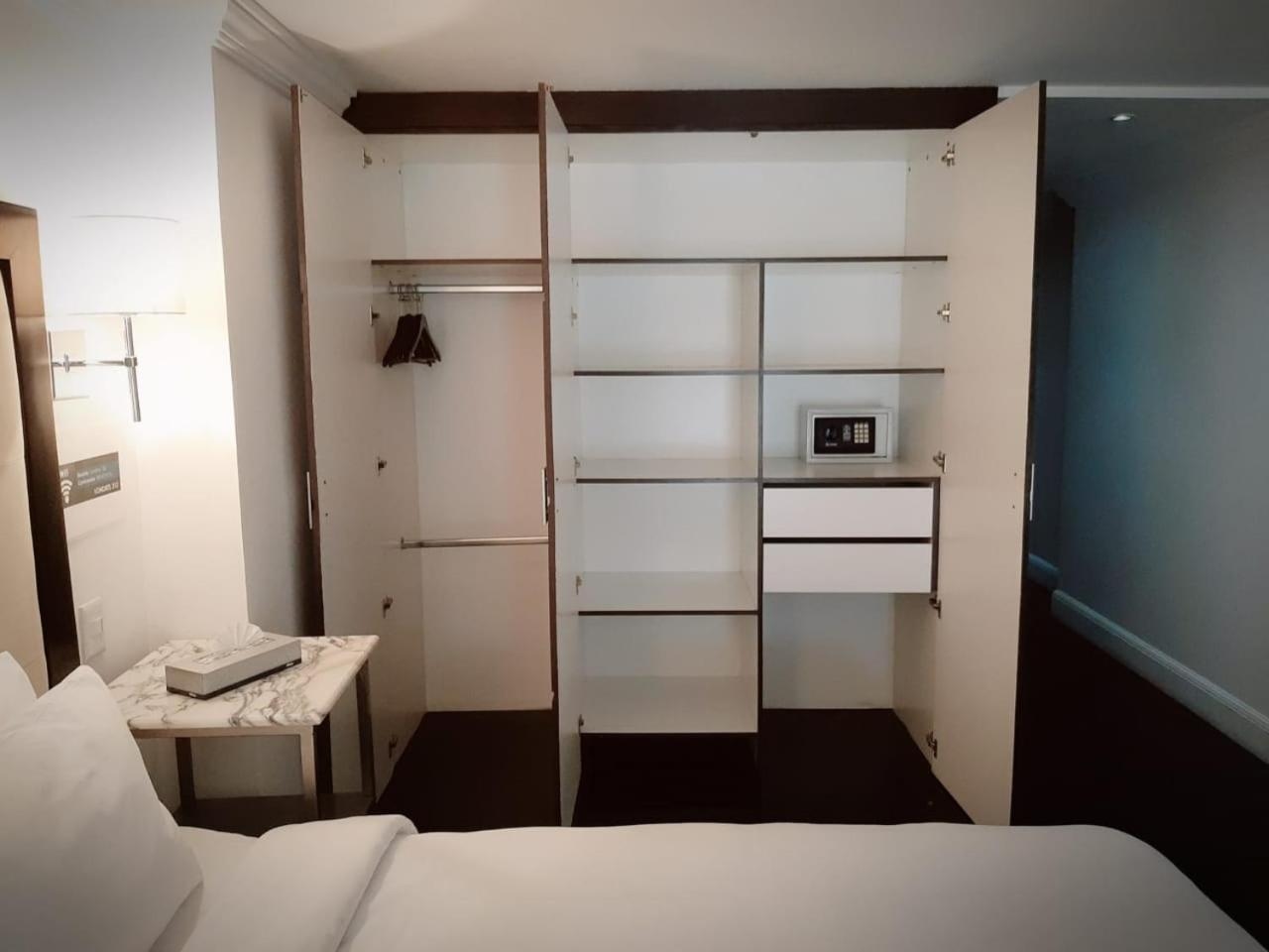 Foto de SUITES LONDRES 212