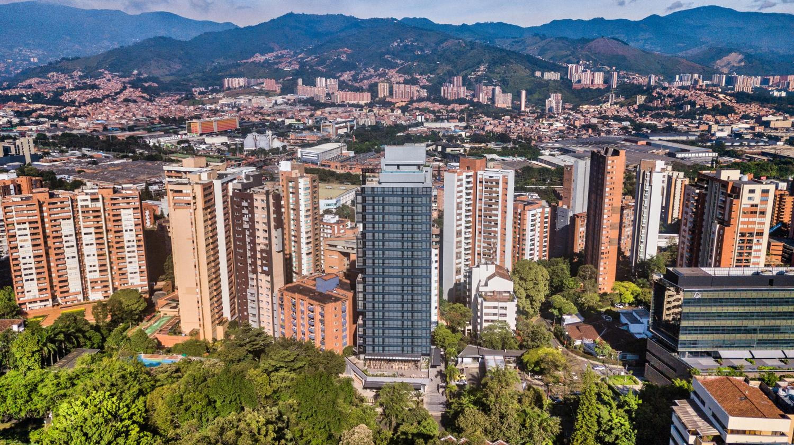 Foto de York Medellin, Curio Collection by Hilton
