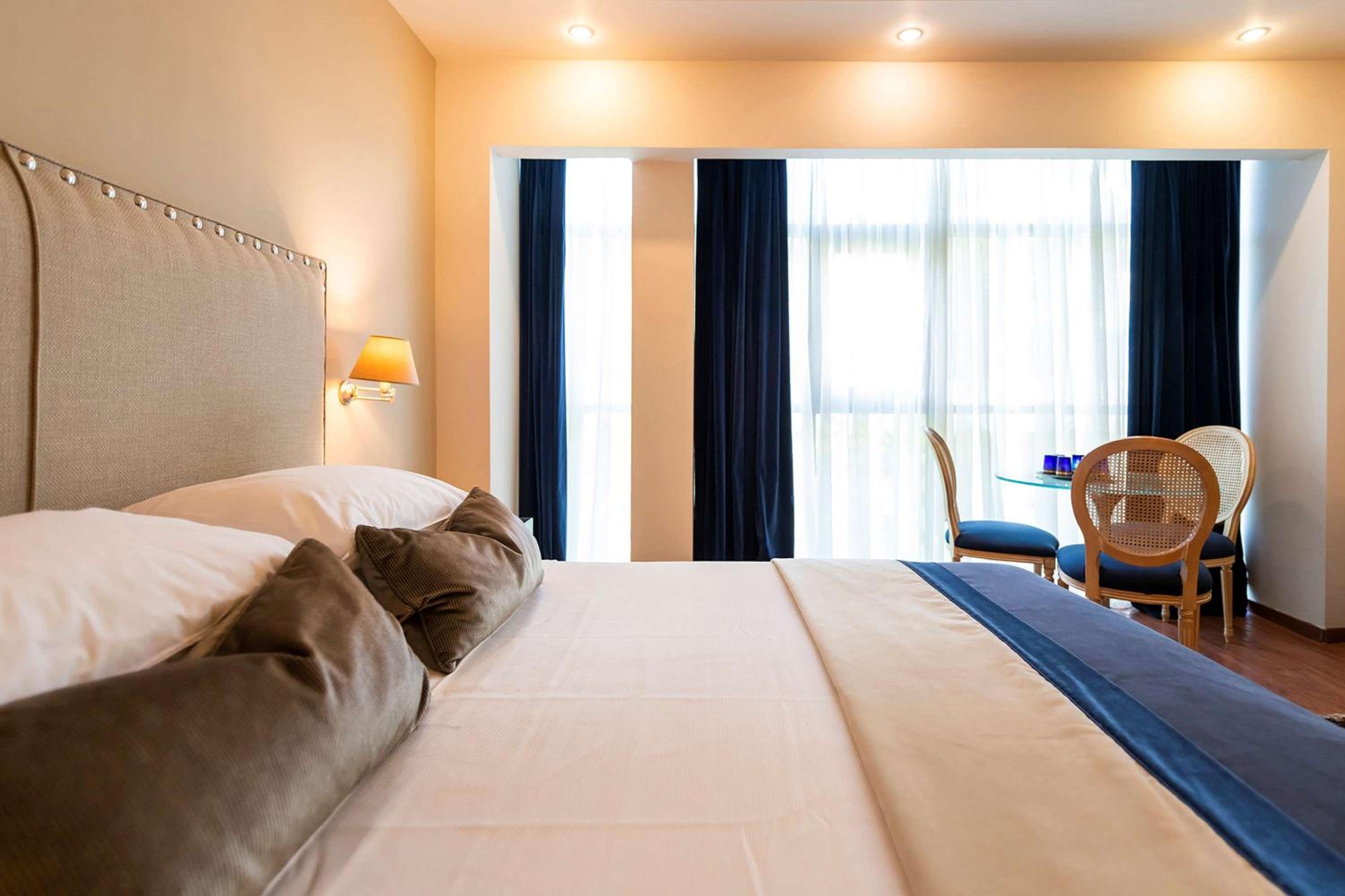 Foto de Best Western Plus Embassy Hotel