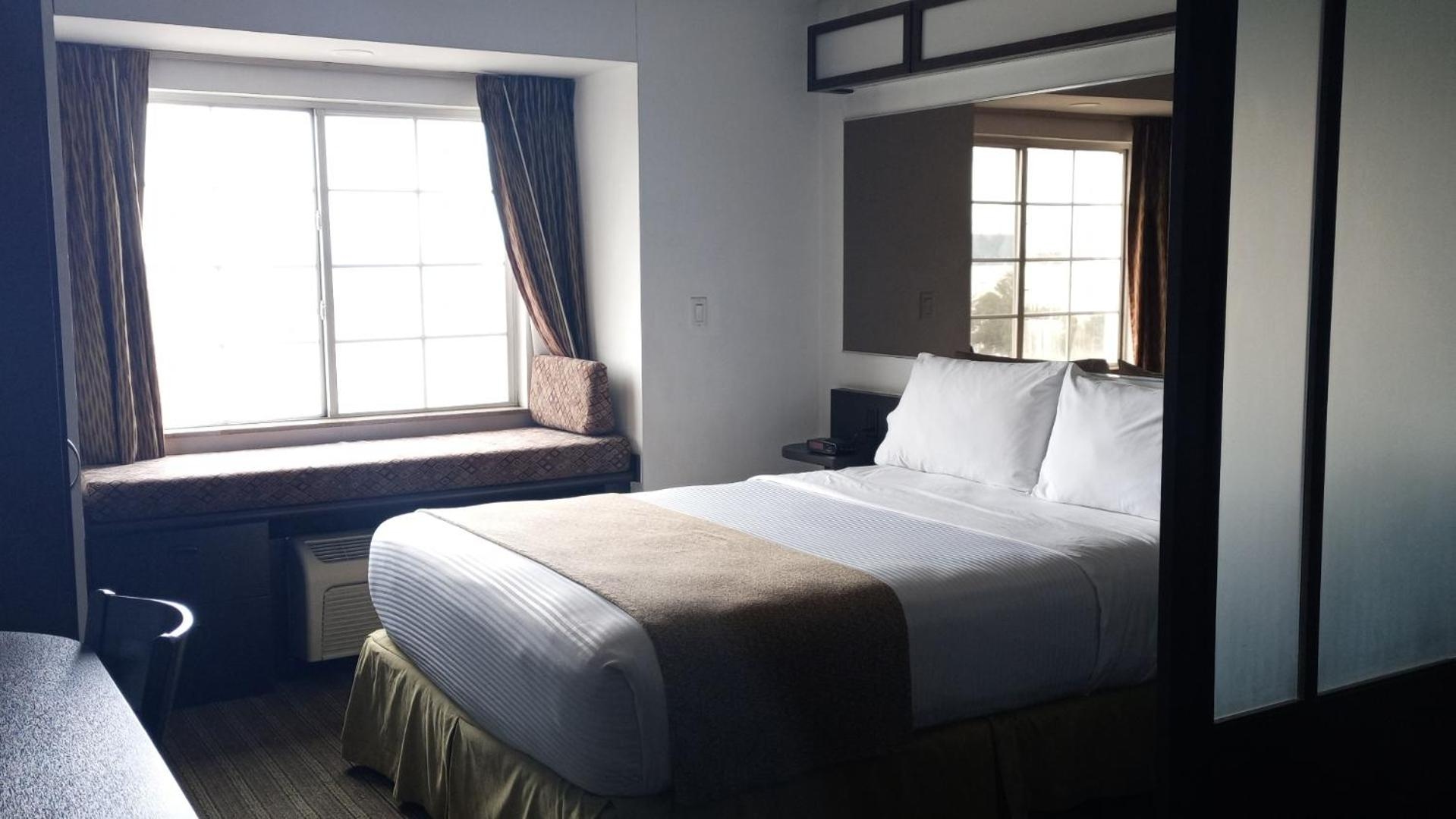 Foto de Microtel Inn and Suites by Wyndham Toluca