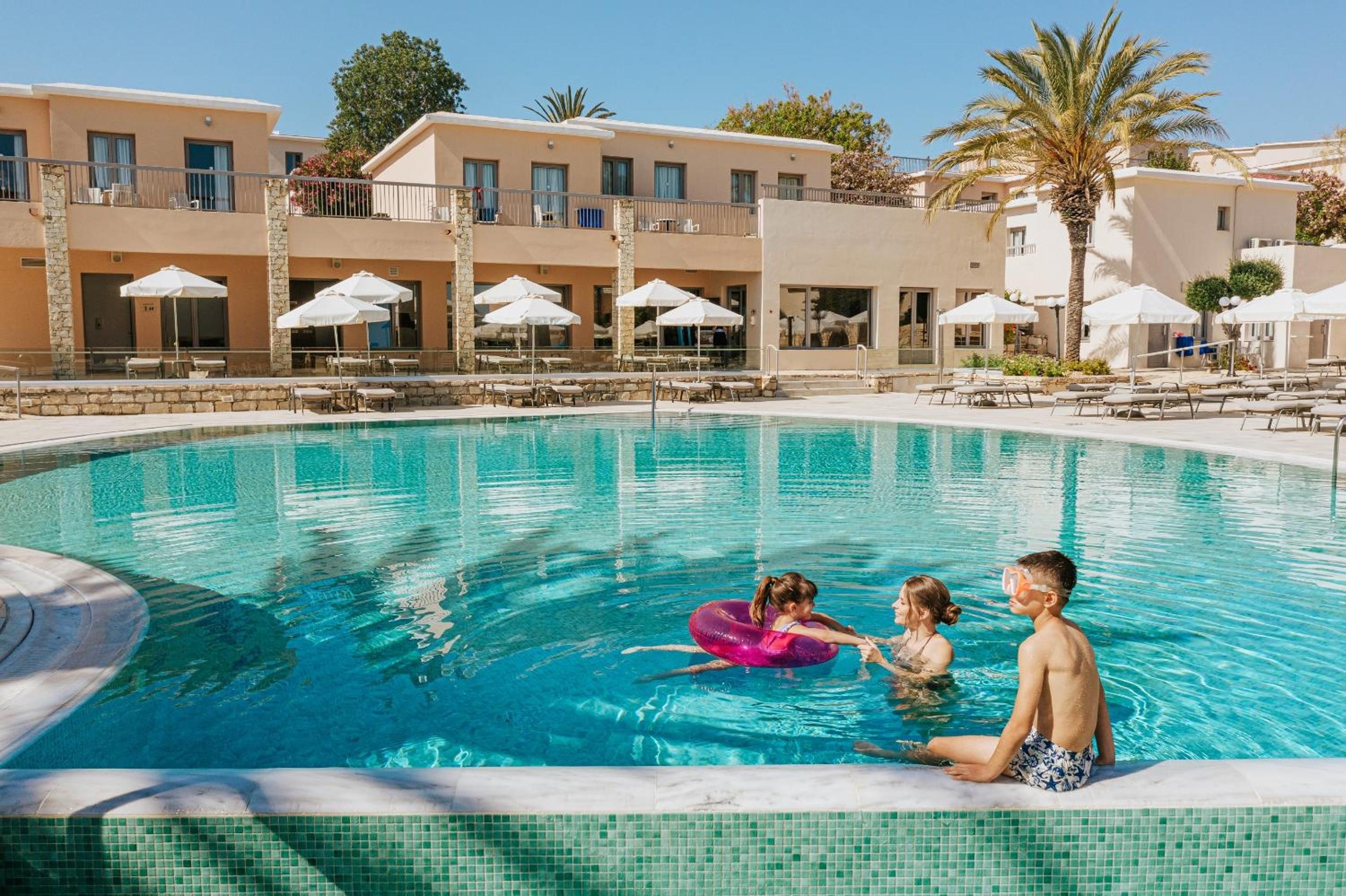 Foto de Louis St. Elias Resort & Waterpark