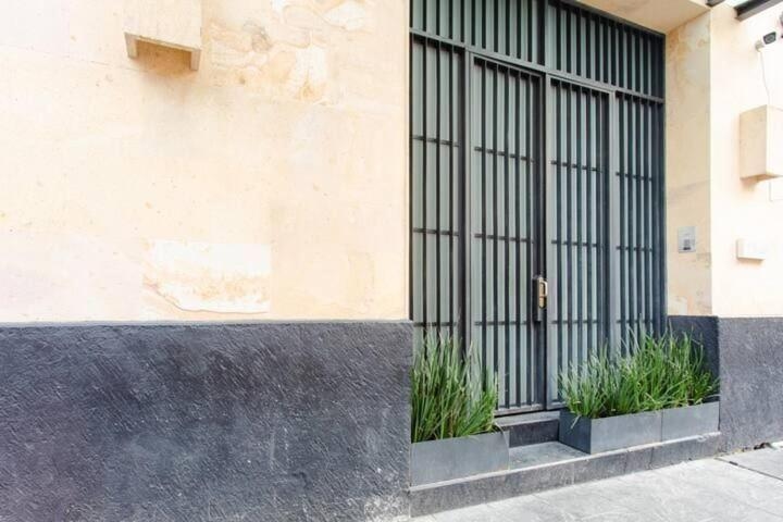 Esquina mágica en el mejor edificio del Centro Histórico