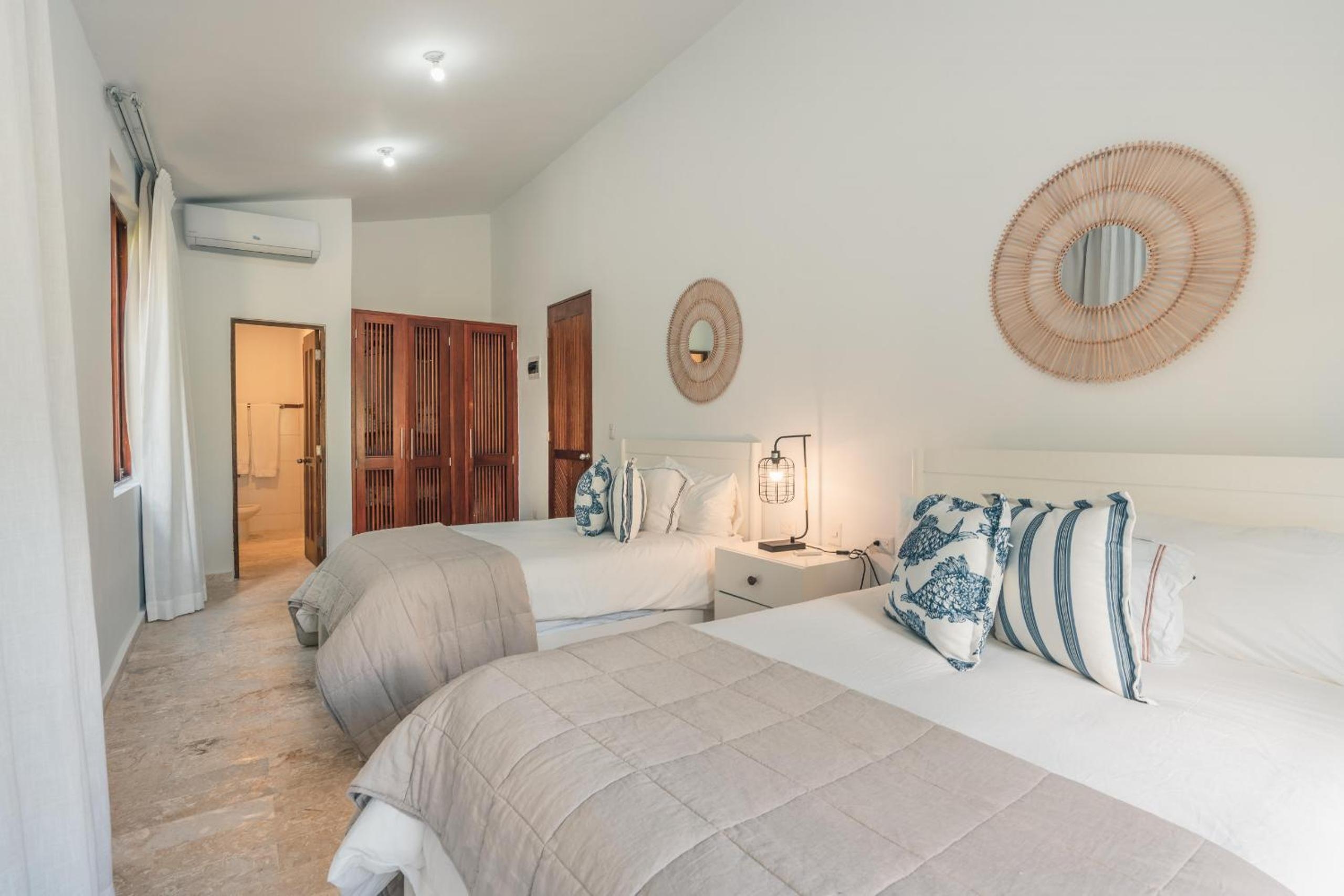 Foto de Fabulous villa with picuzzi at Green Village B843