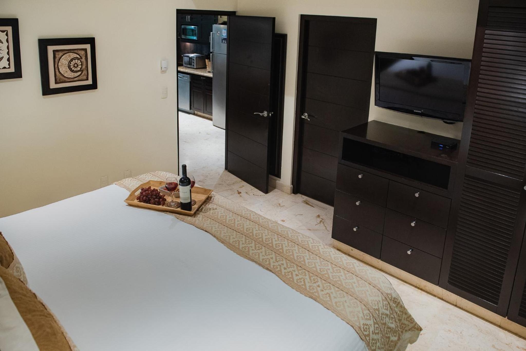 Foto de El Taj Oceanfront and Beachside Condo Hotel