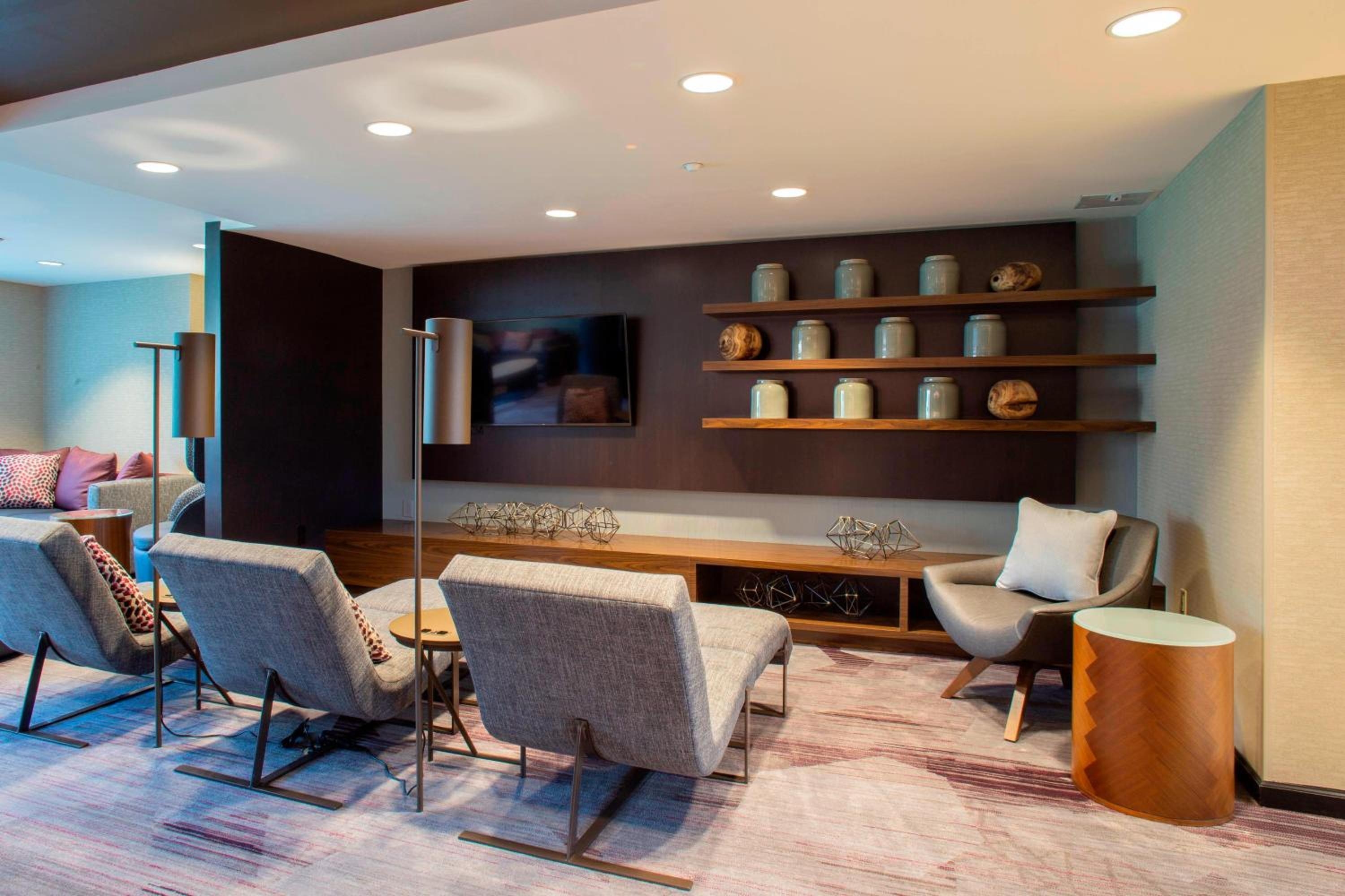 Foto de Courtyard by Marriott New York Queens/Fresh Meadows