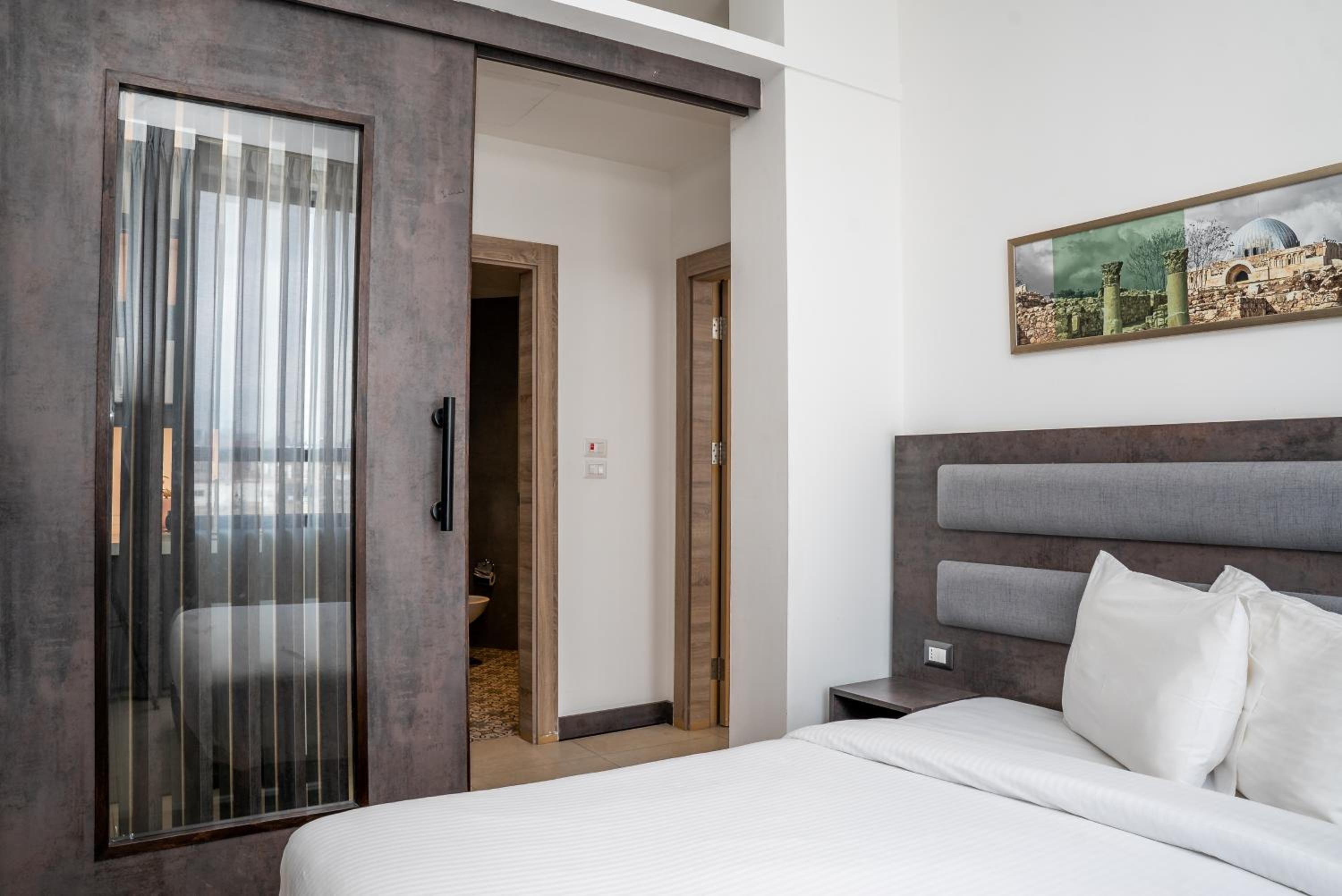 Foto de Liv Weibdeh Hotel Suites