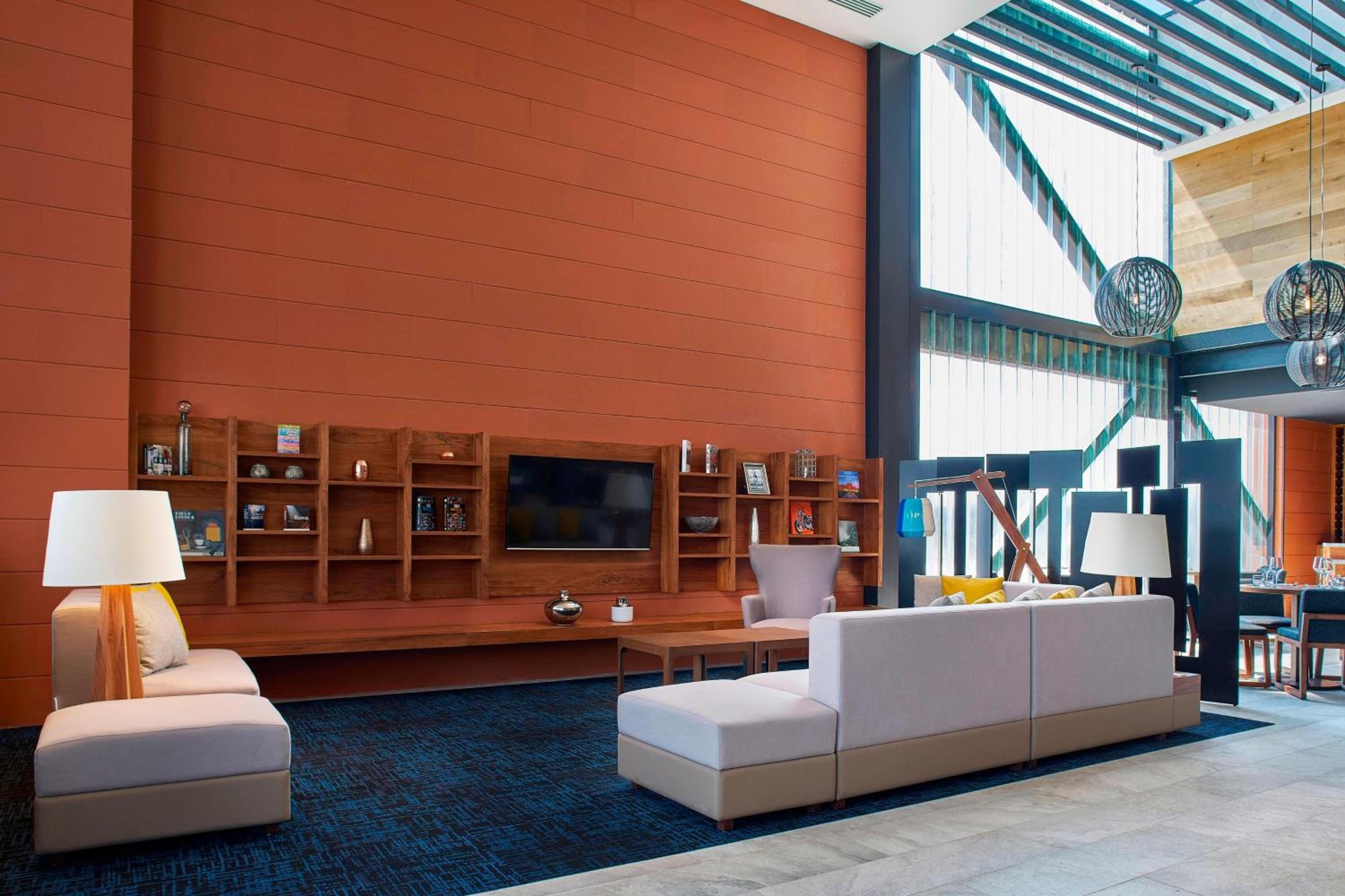 Foto de Courtyard by Marriott Mexico City Toreo