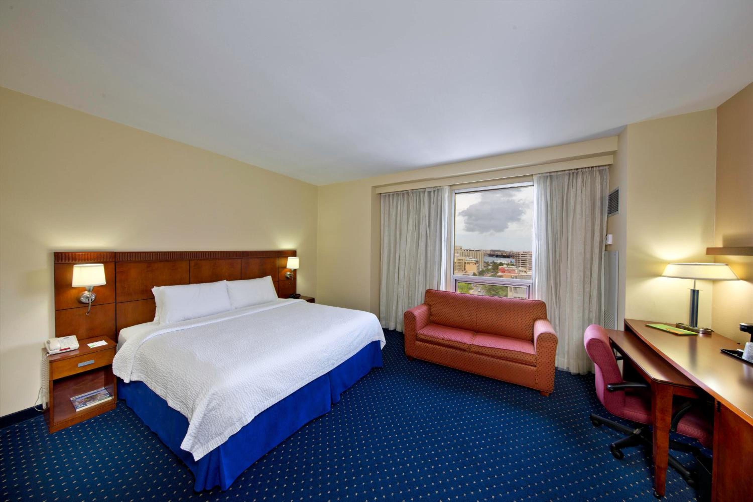 Foto de Courtyard by Marriott San Juan Miramar
