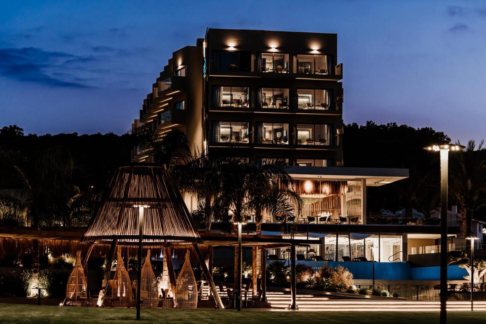 Cavo Zoe Seaside Hotel