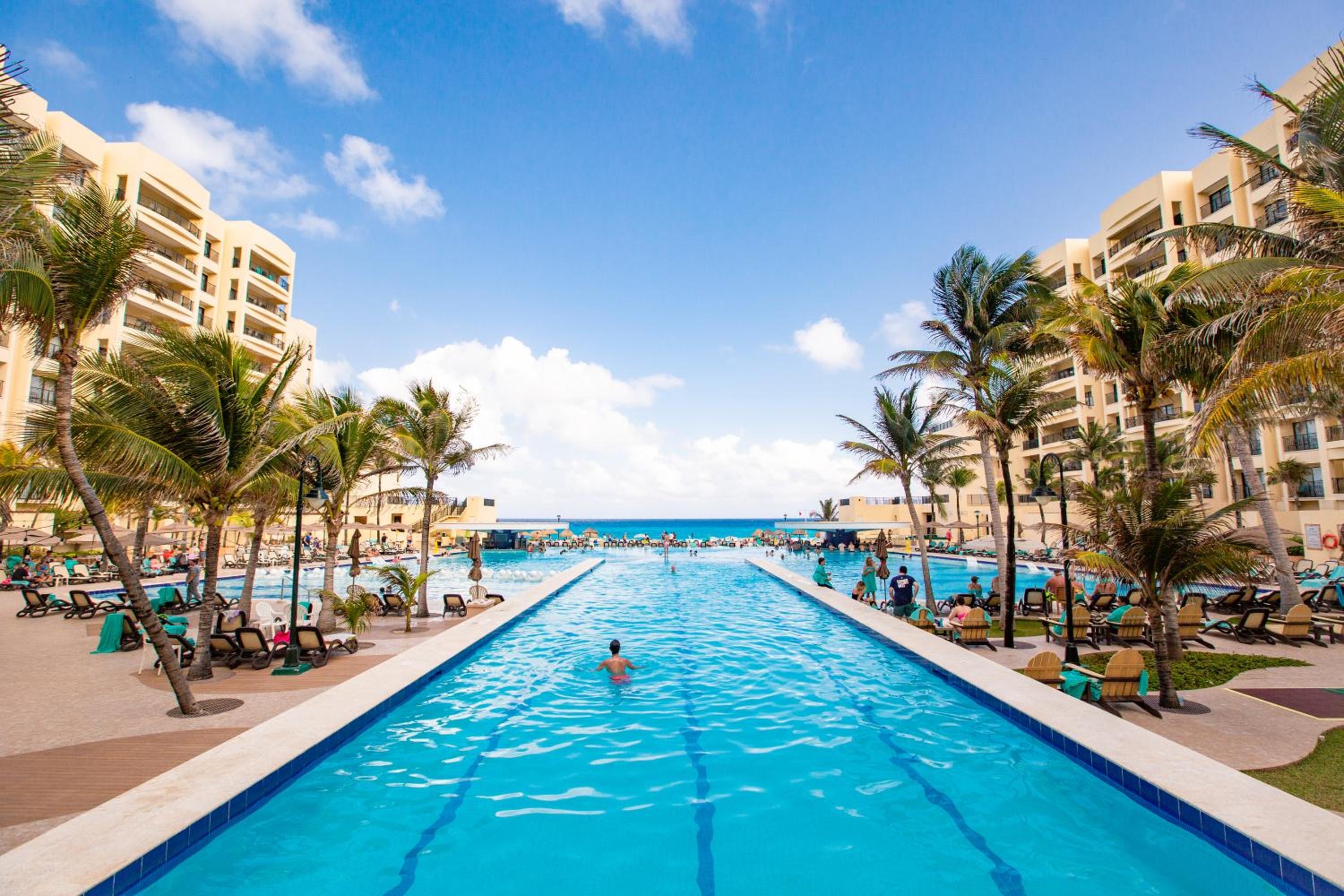 Foto de Holiday Inn Club Vacations The Royal Sands All Inclusive
