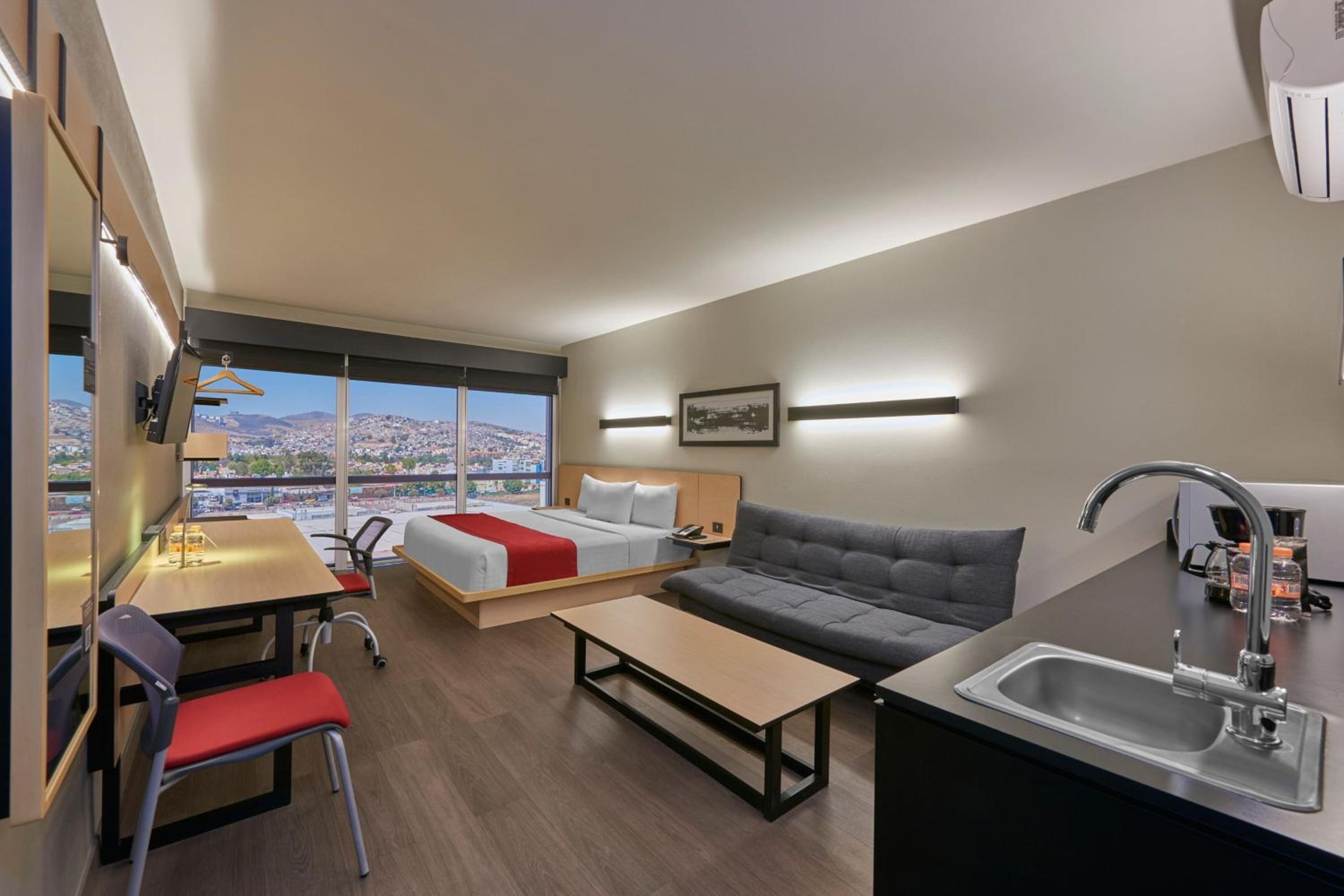 Foto de City Express Plus by Marriott Ciudad de México Mundo E
