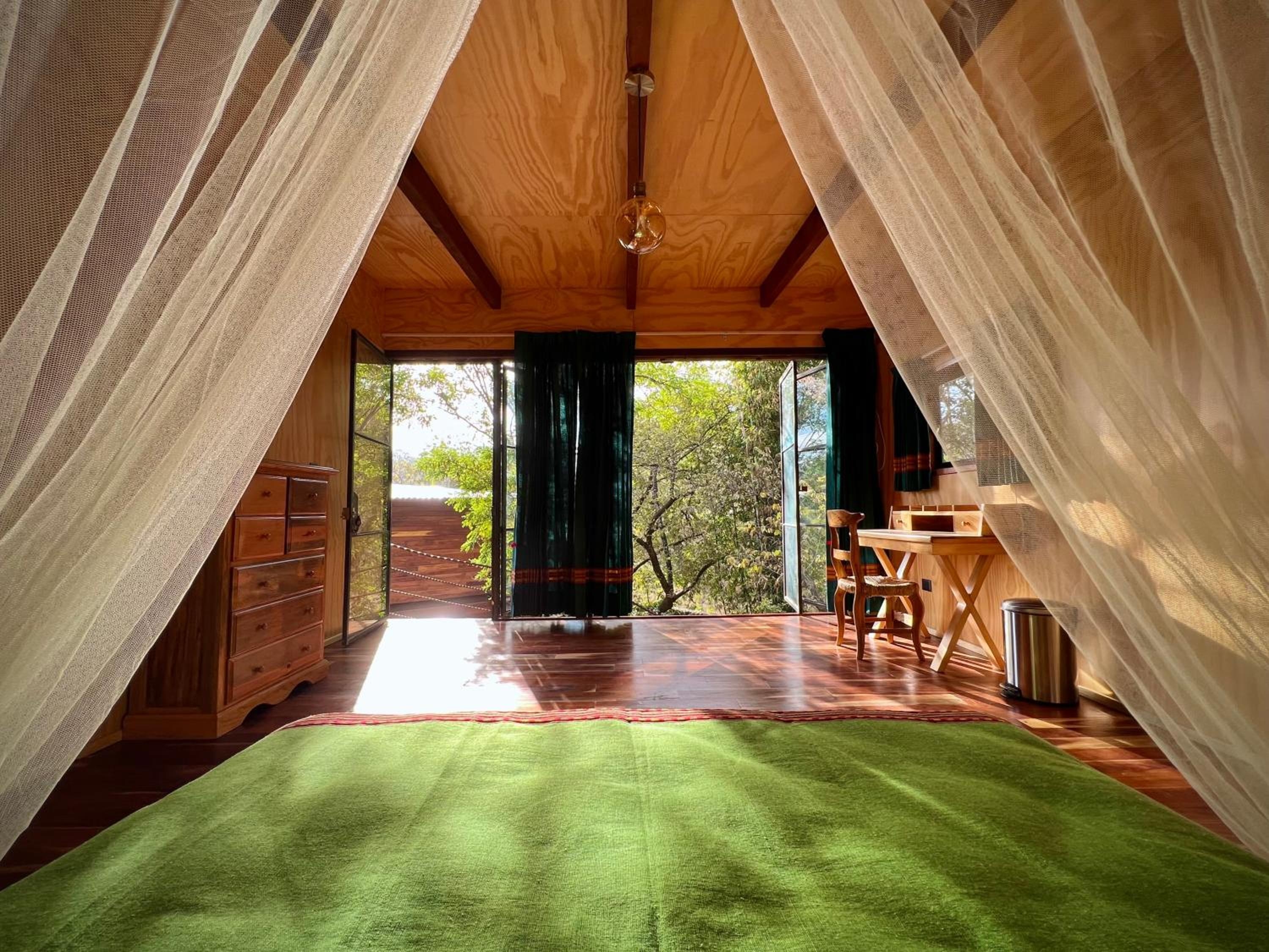 Foto de Santuario Ave Fénix-Cabañas
